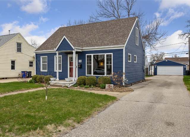 Property at 2406 Franklin Ave NE, Cedar Rapids, IA 52402, 3 beds, 2 baths
