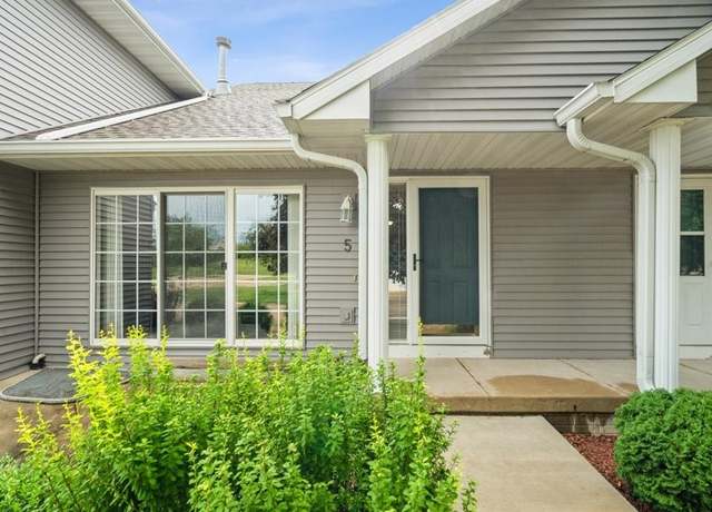 Property at 935 74th St NE #5, Cedar Rapids, IA 52402, 2 beds, 1.5 baths