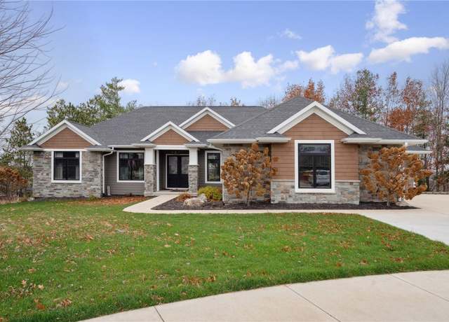 Property at 3037 Dell Ridge Ct, Hiawatha, IA 52233, 6 beds, 3.5 baths