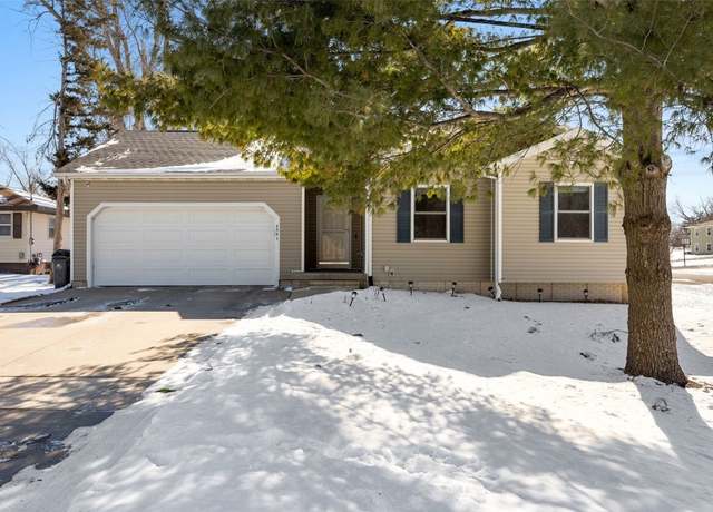 Property at 4341 M Ave NW, Cedar Rapids, IA 52405, 4 beds, 3 baths