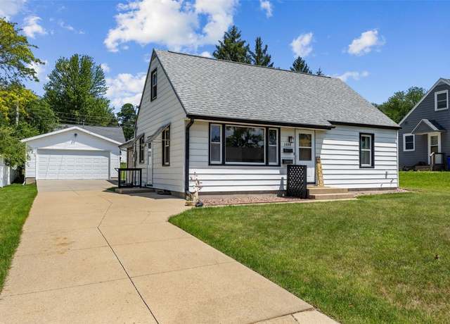 Property at 3840 Vine Ave SE, Cedar Rapids, IA 52403, 3 beds, 2 baths