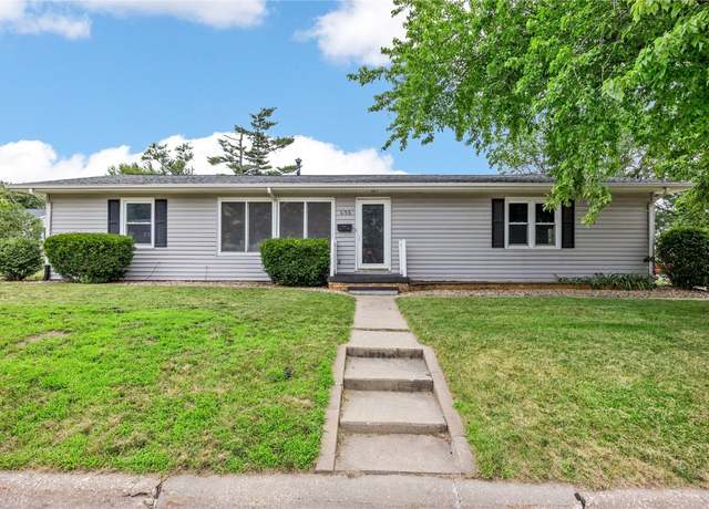 Property at 650 32nd St St SE, Cedar Rapids, IA 52403, 3 beds, 2 baths