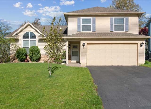 Property at 4700 Coventry Ln NE, Cedar Rapids, IA 52402, 3 beds, 2.5 baths