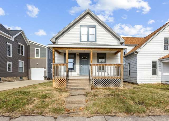 Property at 452 8th Avenue Ave SW, Cedar Rapids, IA 52404, 3 beds, 1 bath