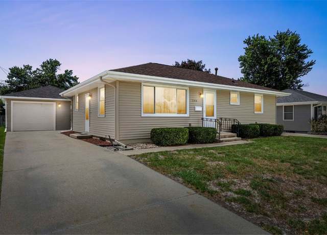 Property at 360 29th St NW, Cedar Rapids, IA 52405, 3 beds, 2 baths