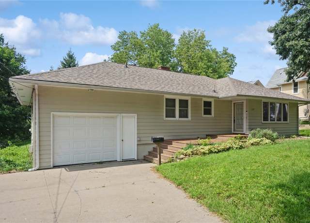 Property at 117 10th Ave SW, Mt Vernon, IA 52314, 3 beds, 2 baths