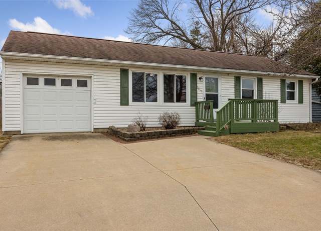 Property at 2717 14th Ave SE, Cedar Rapids, IA 52403, 3 beds, 2 baths