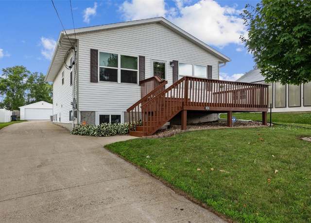 Property at 2816 Fruitland Blvd Blvd SW, Cedar Rapids, IA 52404, 3 beds, 2 baths