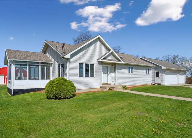 Property at 5141 25th Ave, Brandon, IA 52210, 3 beds, 3 baths