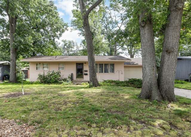 Property at 4424 Fairlane Dr NE, Cedar Rapids, IA 52402, 3 beds, 2 baths