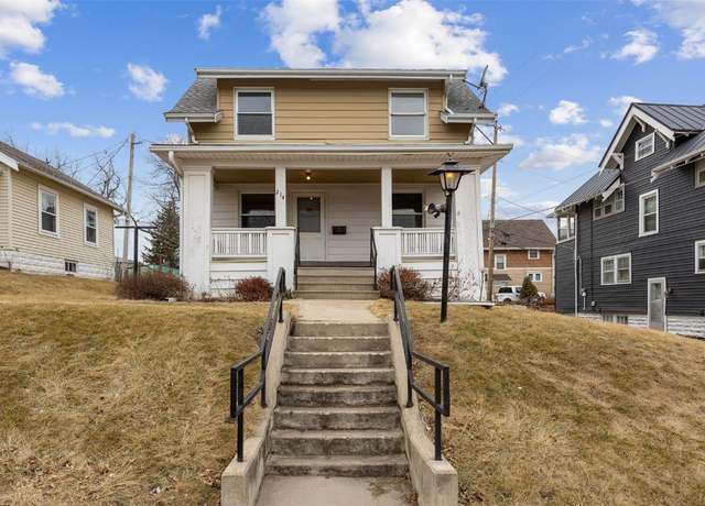 Property at 214 15th St St NW, Cedar Rapids, IA 52405, 3 beds, 2 baths