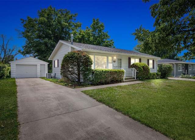 Property at 2995 24th Ave Ave, Marion, IA 52302, 3 beds, 2 baths