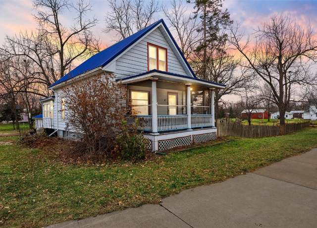 Property at 45 W Main St, Robins, IA 52328, 2 beds, 1.5 baths
