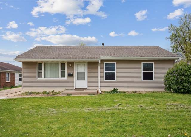 Property at 3815 Oakland Rd NE, Cedar Rapids, IA 52402, 3 beds, 1 bath