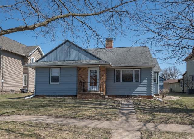 Property at 410 State St St, Dysart, IA 52224, 3 beds, 2 baths