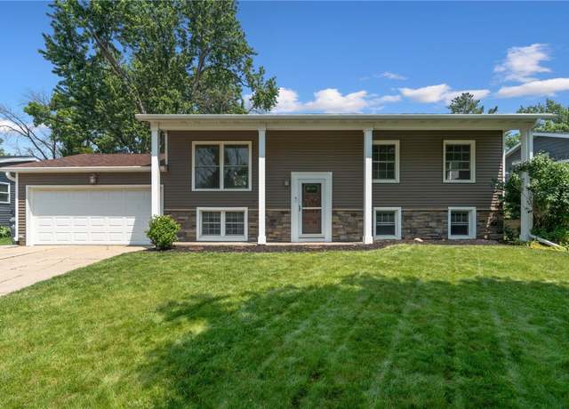 Property at 374 Brentwood Dr Dr NE, Cedar Rapids, IA 52402, 4 beds, 2 baths