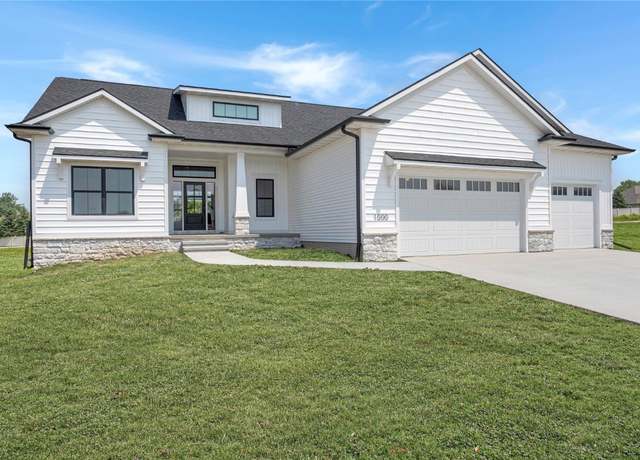 Property at 1000 Hampshire Circle Cir, Marion, IA 52302, 5 beds, 3 baths