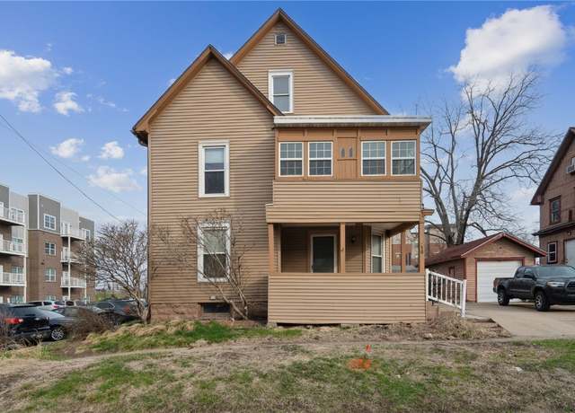 Property at 210 7th Ave SW, Cedar Rapids, IA 52404, 4 beds, 1.5 baths