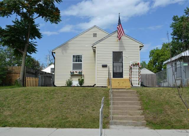 Property at 855 Center Point Rd NE, Cedar Rapids, IA 52402, 2 beds, 1 bath