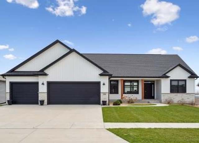 Property at 509 Heartland St, Fairfax, IA 52228, 5 beds, 3.5 baths