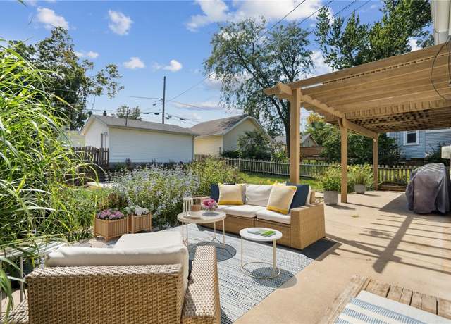 Property at 2021 Bever Ave SE, Cedar Rapids, IA 52403, 3 beds, 1.5 baths
