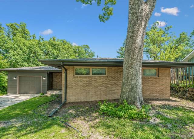 Property at 1372 Norwood Dr SE, Cedar Rapids, IA 52403, 3 beds, 1.5 baths