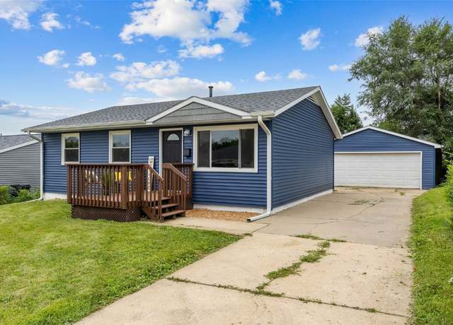 Property at 4541 Midway Dr NW, Cedar Rapids, IA 52405, 3 beds, 1 bath