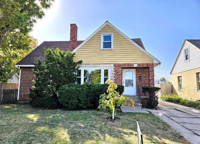 Property at 1711 1st Ave SW, Cedar Rapids, IA 52405, 4 beds, 2.5 baths