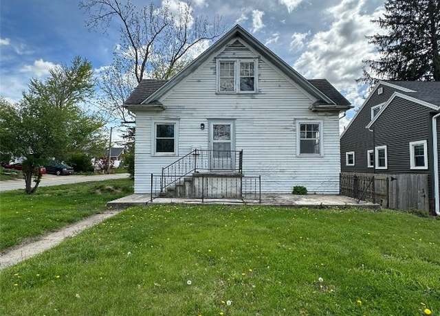 Property at 165 24th St Dr SE, Cedar Rapids, IA 52403, 5 beds, 1 bath