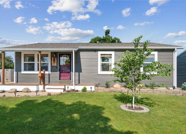 Property at 452 Lewellen Dr NW, Cedar Rapids, IA 52405, 4 beds, 1.5 baths