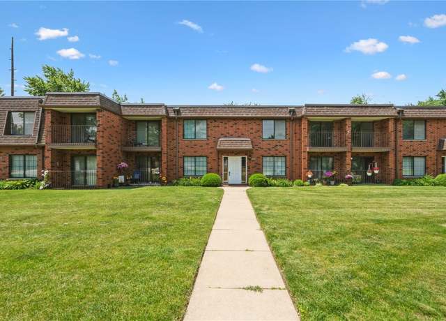 Property at 5711 Golden Ct NE #44, Cedar Rapids, IA 52402, 2 beds, 2 baths