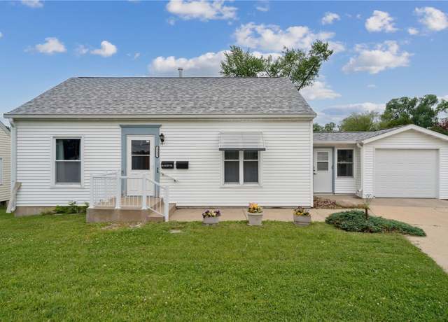 Property at 2241 Williams Blvd SW, Cedar Rapids, IA 52404, 3 beds, 1.5 baths