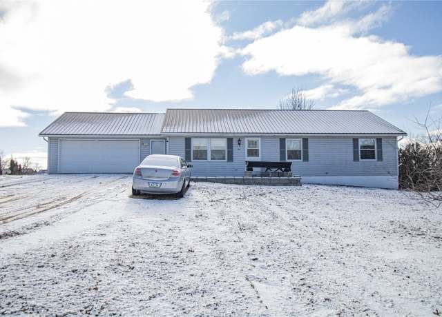 Property at 303 W Broadway St, Stanwood, IA 52337, 3 beds, 3 baths