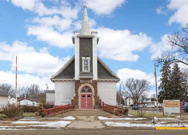 Property at 230 E Market St, Lisbon, IA 52253, 2 beds, 1 bath