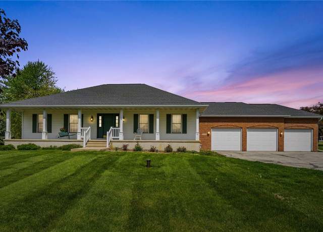 Property at 4030 Bruce Rd, Marion, IA 52302, 3 beds, 2.5 baths