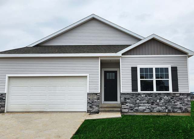 Property at 701 E Goldfinch Dr, Tiffin, IA 52340, 4 beds, 3 baths