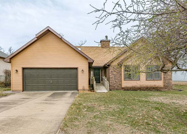Property at 3723 Old Orchard Rd NE, Cedar Rapids, IA 52402, 3 beds, 2 baths