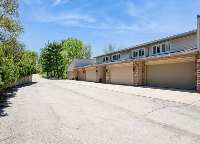 Property at 1735 Applewood Ct NE, Cedar Rapids, IA 52402, 2 beds, 2 baths