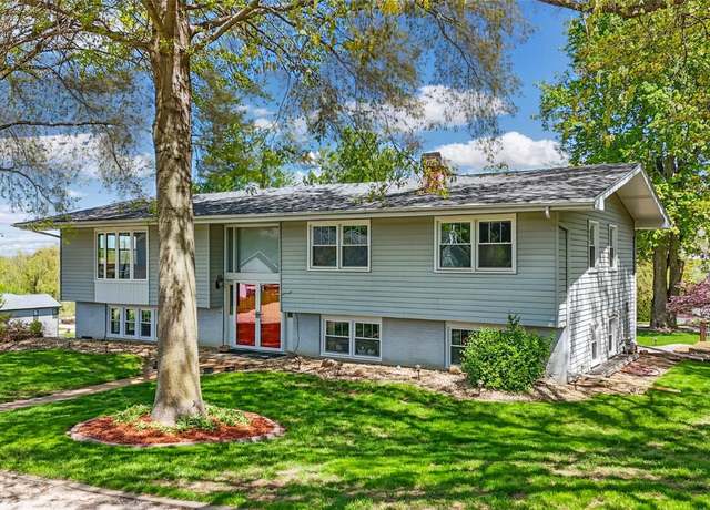 Property at 1749 Parkside Dr Dr NE, Solon, IA 52333, 3 beds, 2.5 baths