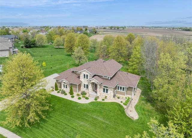 Property at 2808 Sunset Dr Dr NE, Swisher, IA 52333, 5 beds, 3.5 baths