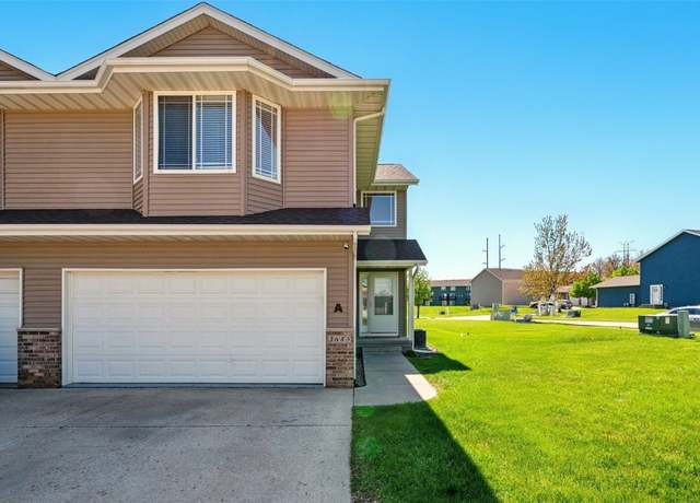 Property at 3685 37th Ave SW Unit A, Cedar Rapids, IA 52404, 3 beds, 2.5 baths