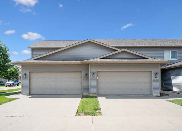 Property at 41 Woodstone Ln SW, Cedar Rapids, IA 52404, 3 beds, 2.5 baths