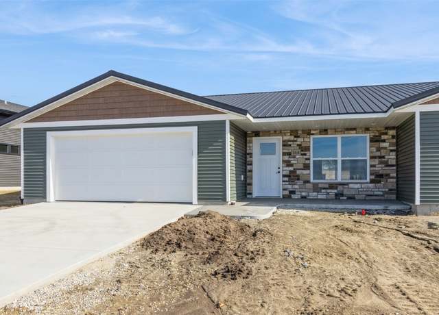 Property at 144 Towne Centre Dr, Urbana, IA 52345, 2 beds, 2 baths