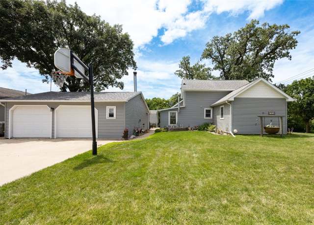 Property at 701 E 1st St, Anamosa, IA 52205, 3 beds, 1.5 baths