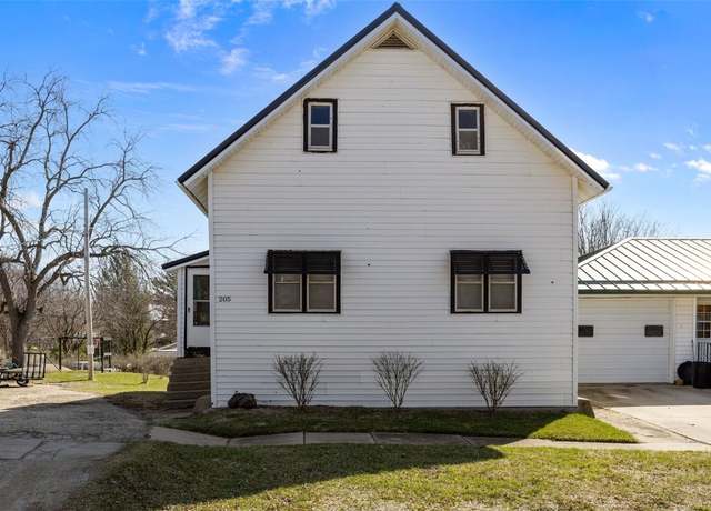 Property at 205 Ely St, Walker, IA 52352, 3 beds, 1 bath