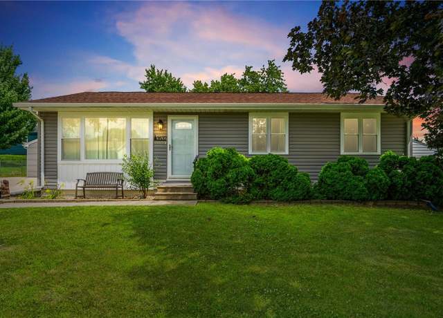 Property at 1637 Elaine Dr NW, Cedar Rapids, IA 52405, 3 beds, 1 bath
