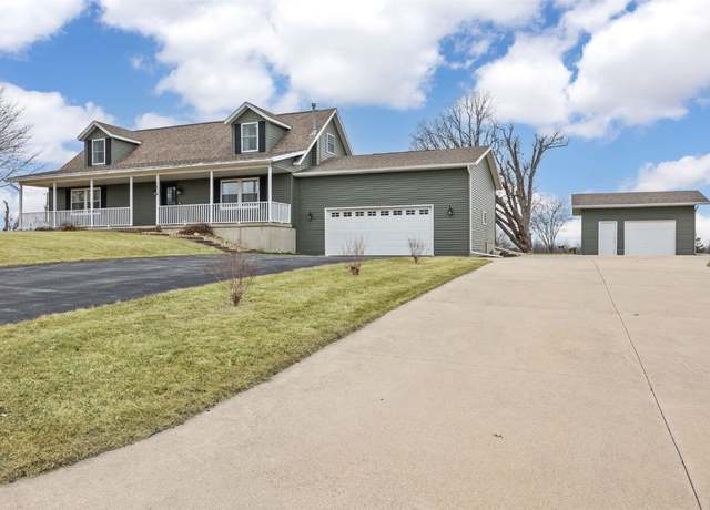 Property at 1514 Brett St, Cedar Rapids, IA 52405, 4 beds, 3 baths