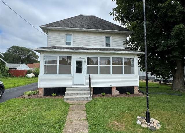 Property at 234 1st Ave Ave NW, Oxford Junction, IA 52323, 3 beds, 1.5 baths