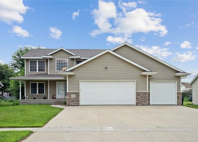 Property at 318 Crestview Dr, Center Point, IA 52213, 4 beds, 3.5 baths