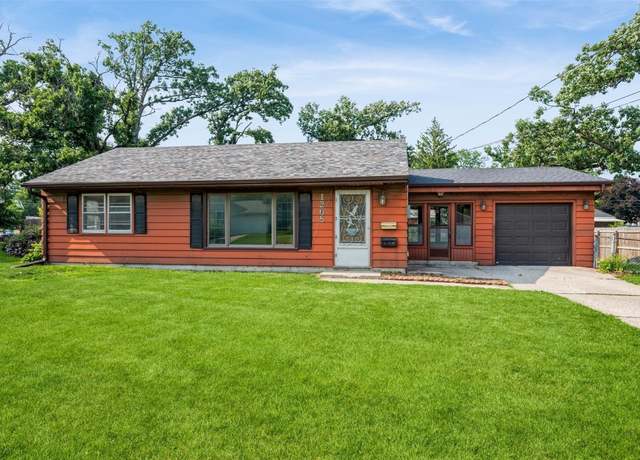 Property at 1268 Center St NE, Cedar Rapids, IA 52402, 2 beds, 1 bath